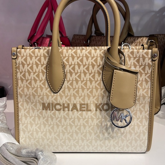 Michael Kors Mirella Small Ombré Signature Logo Crossbody Bag
Husk
NWT - Picture 5 of 16